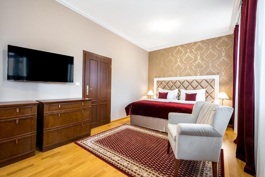 Hotel Alexander Stříbro Zewnętrze zdjęcie