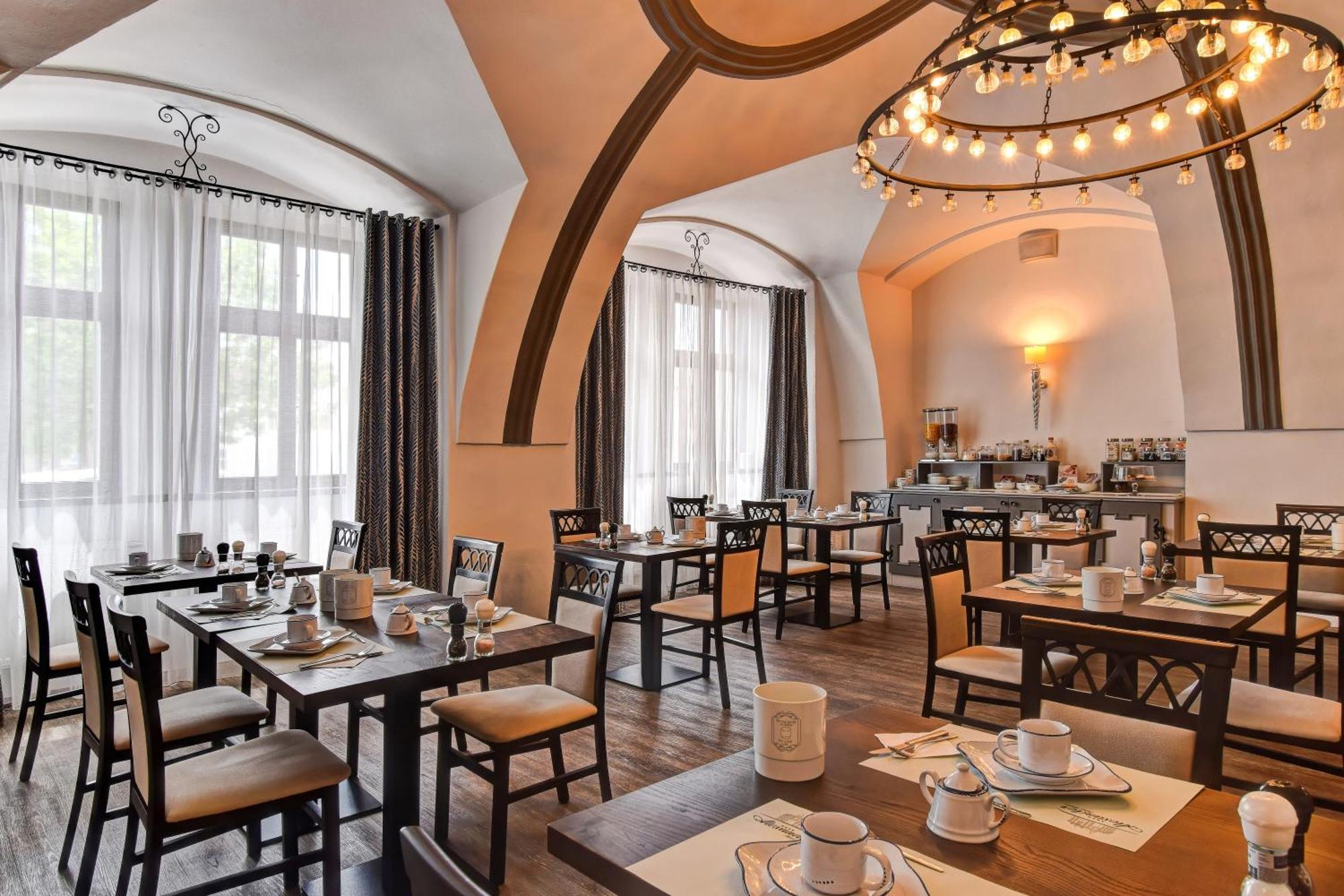 Hotel Alexander Stříbro Zewnętrze zdjęcie