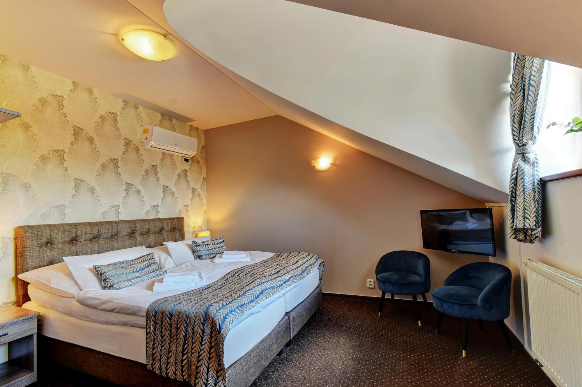 Hotel Alexander Stříbro Zewnętrze zdjęcie