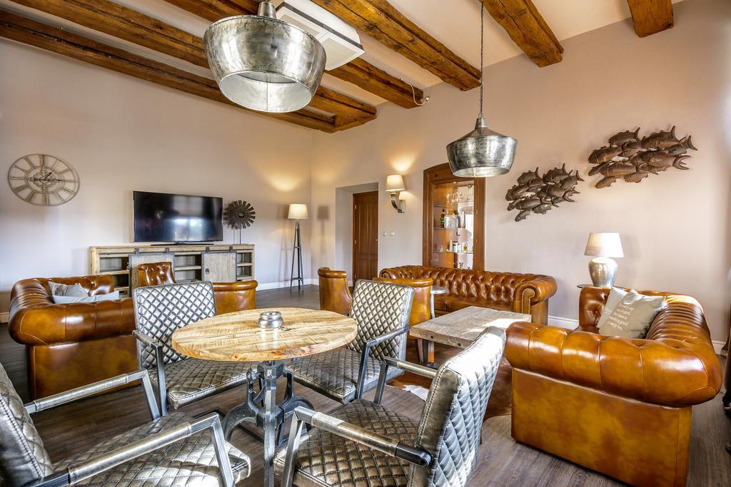 Hotel Alexander Stříbro Zewnętrze zdjęcie
